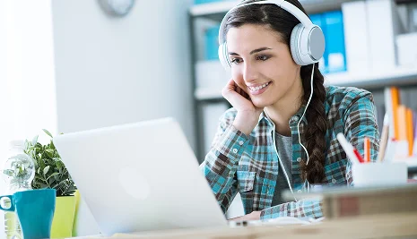 Live Video Captioning 